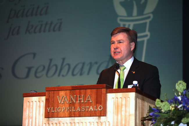 Martti Asunta jatkaa Metsäliiton hallituksen puheenjohtajana